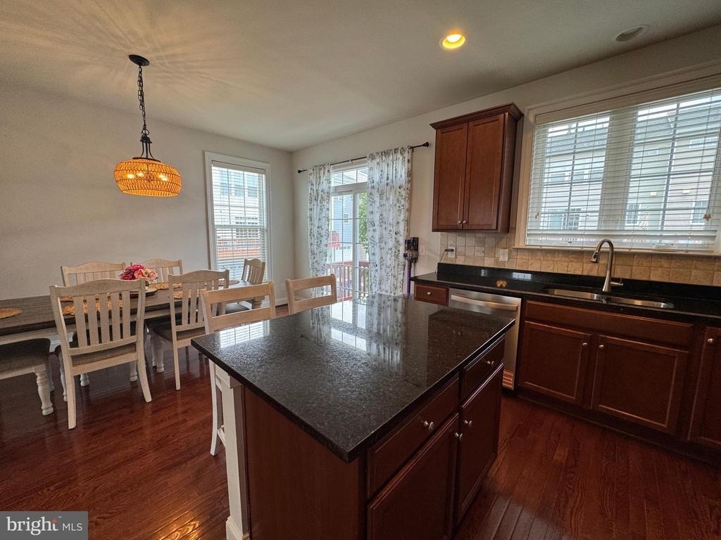 20625 Lister Terrace - Photo 6
