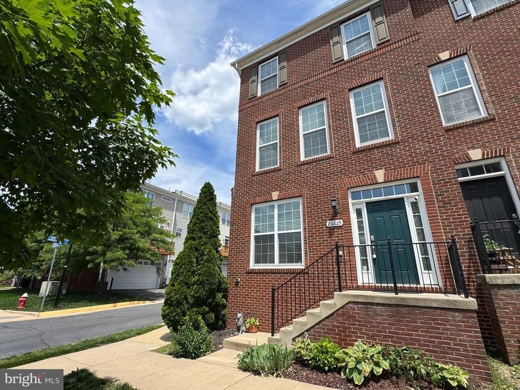 20625 Lister Terrace - Photo 0
