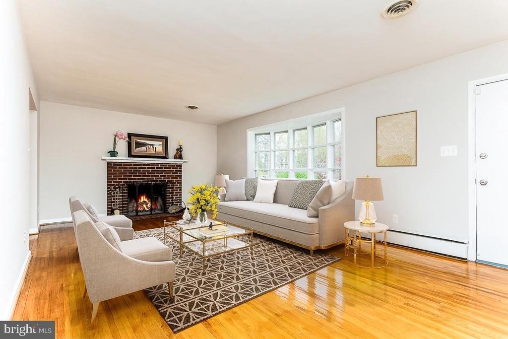 2271 Providence Street - Photo 2