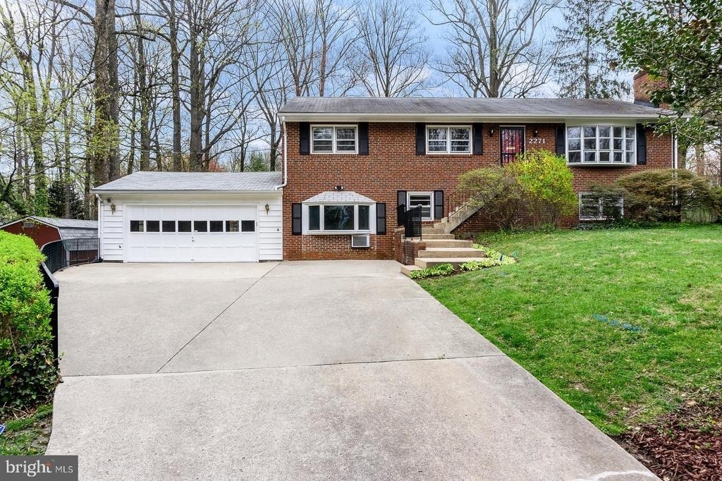 2271 Providence Street - Photo 0