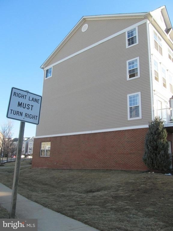 2511 Pascal Place - Photo 2