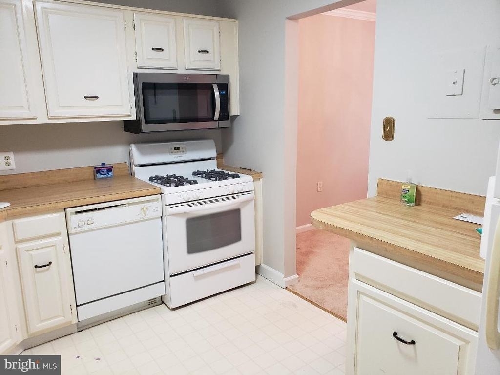 1434 Northgate Square - Photo 5