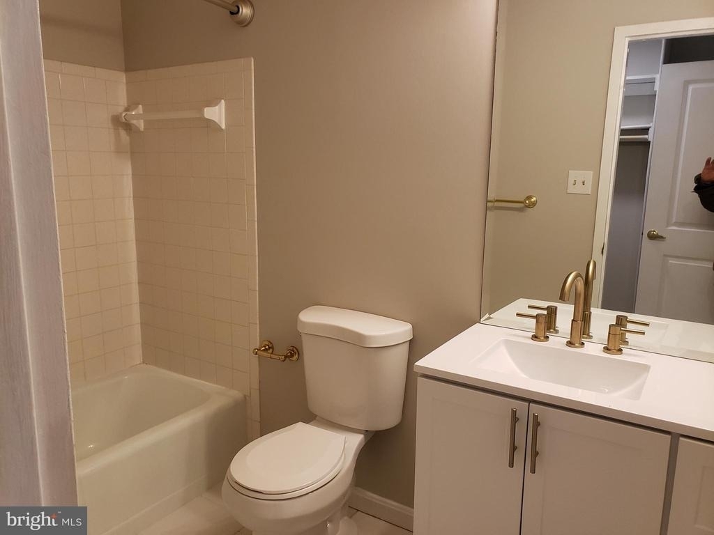 1434 Northgate Square - Photo 7