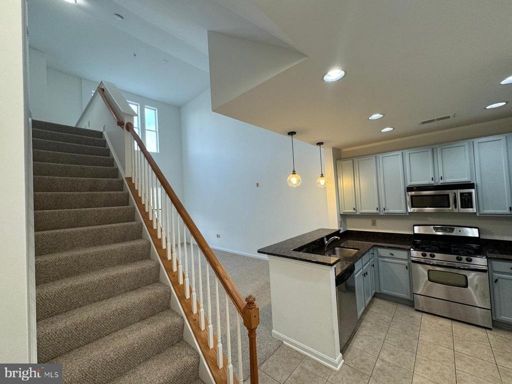 2665 Prosperity Avenue - Photo 4