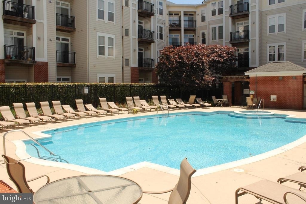 2665 Prosperity Avenue - Photo 26
