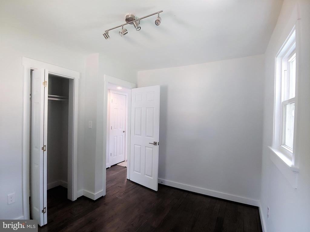2510 Jamaica Drive - Photo 11
