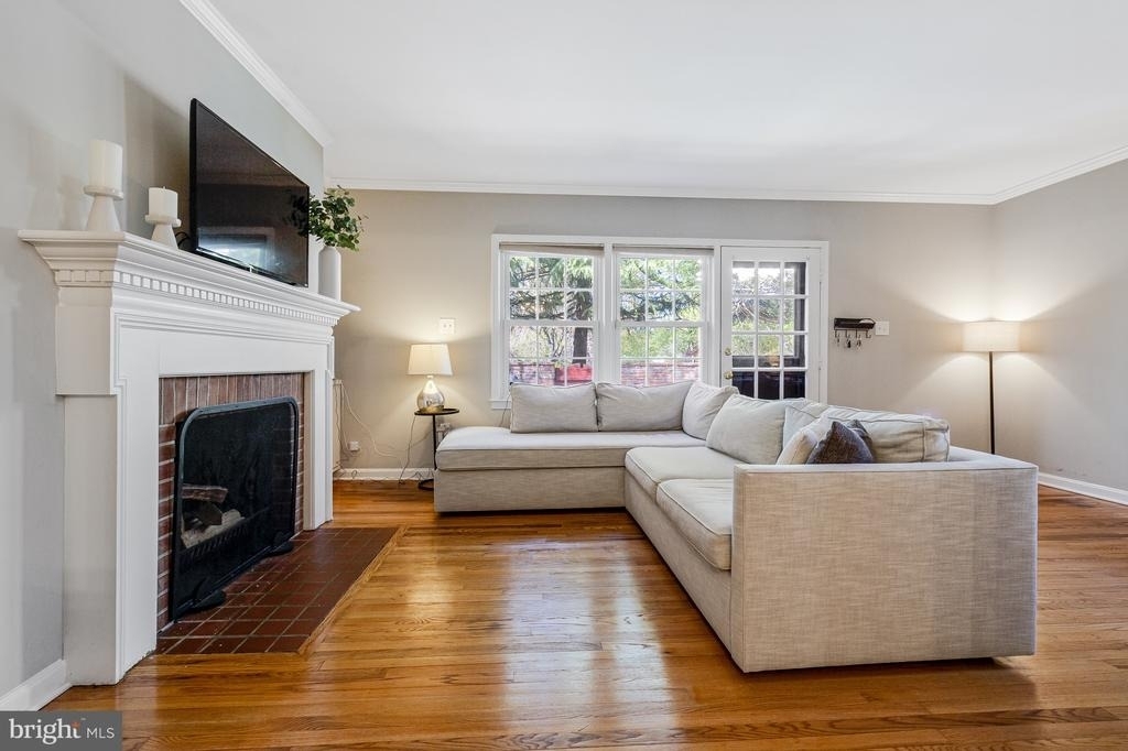 6806 Melrose Drive - Photo 8