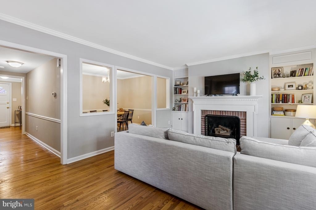6806 Melrose Drive - Photo 10