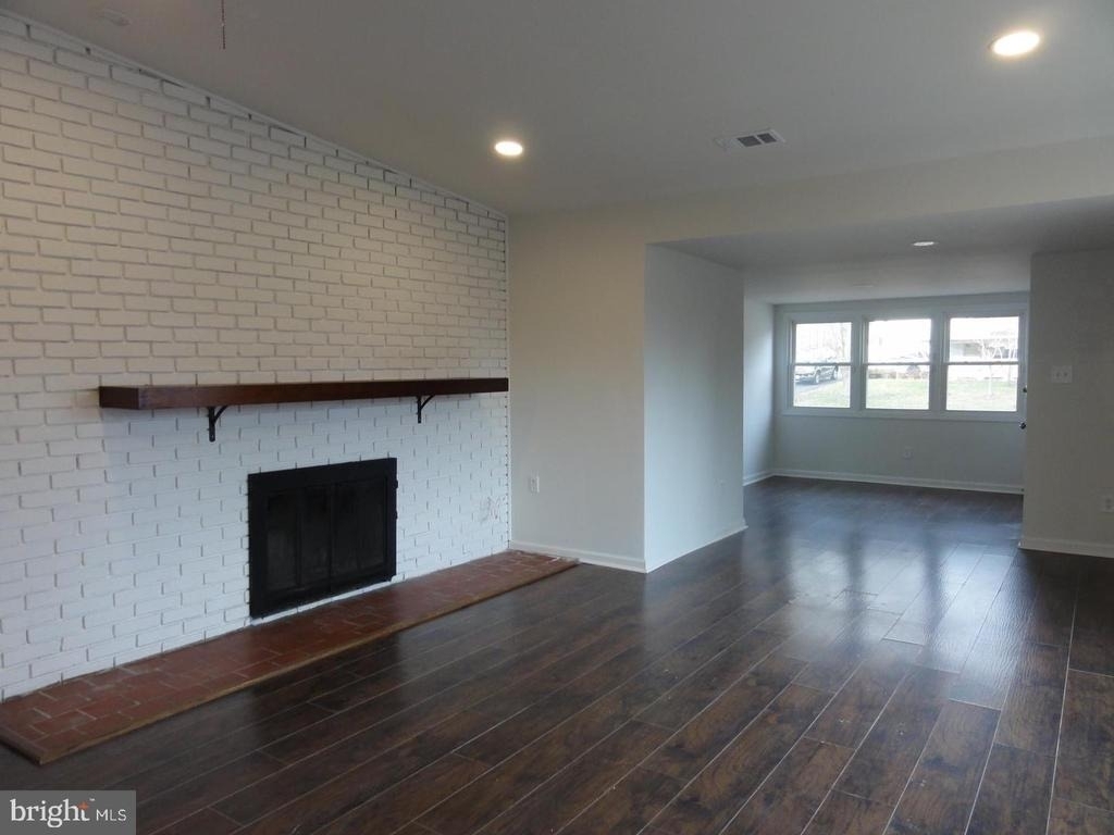 7029 Woodley Lane - Photo 8