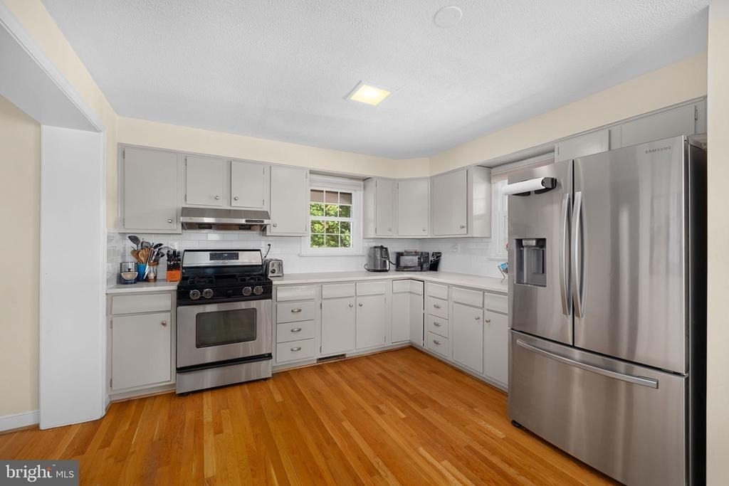 2929 Stuart Drive - Photo 7