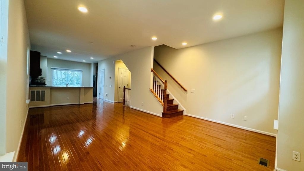 9430 Canonbury Square - Photo 7