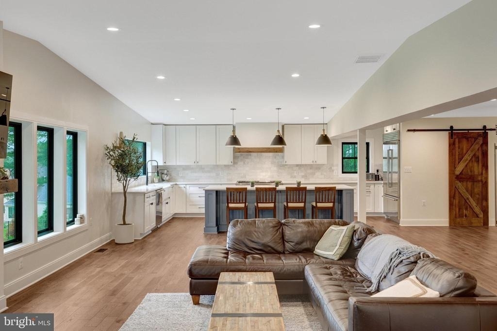 10904 Belgravia Court - Photo 3