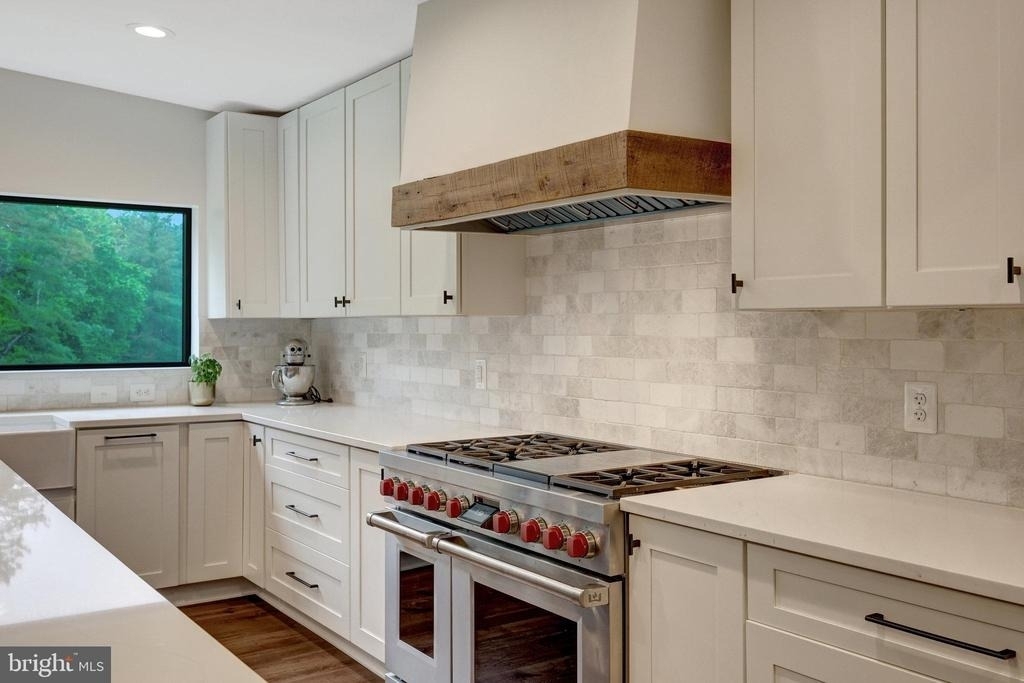 10904 Belgravia Court - Photo 11