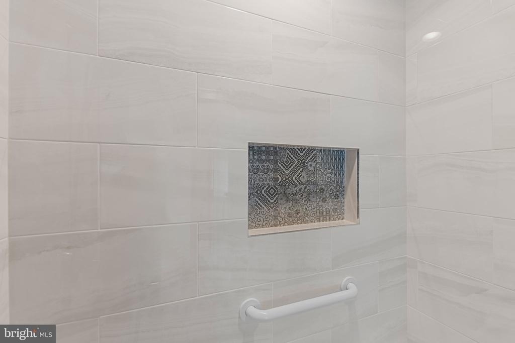 6860 Williamsburg Pond Court - Photo 33