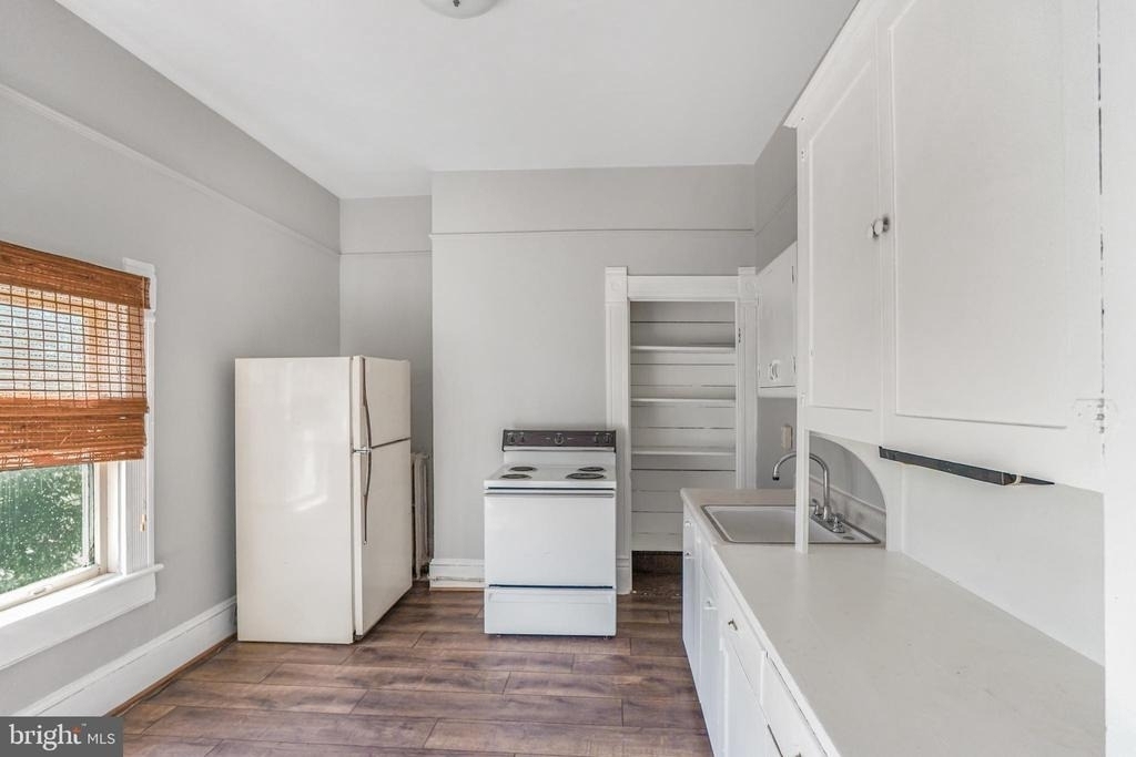 1122 Caroline Street - Photo 5