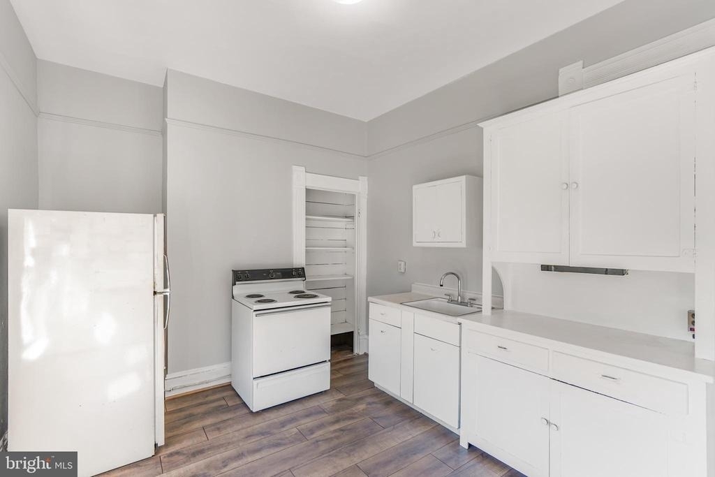 1122 Caroline Street - Photo 6