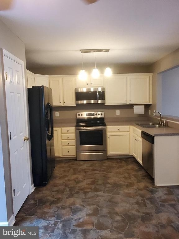 833 Gallows Court - Photo 12