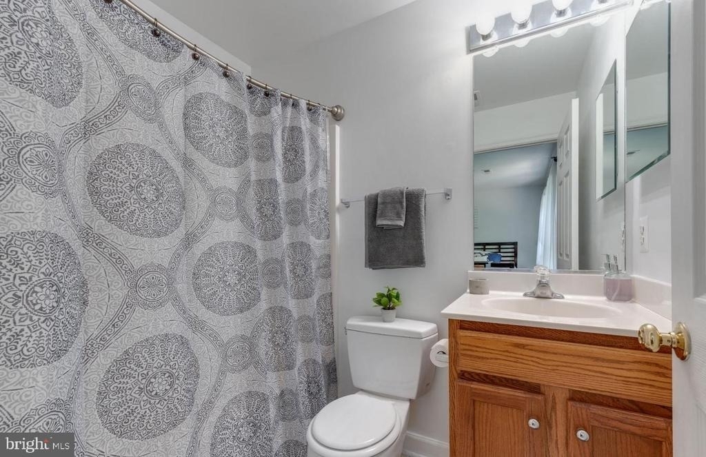 833 Gallows Court - Photo 11