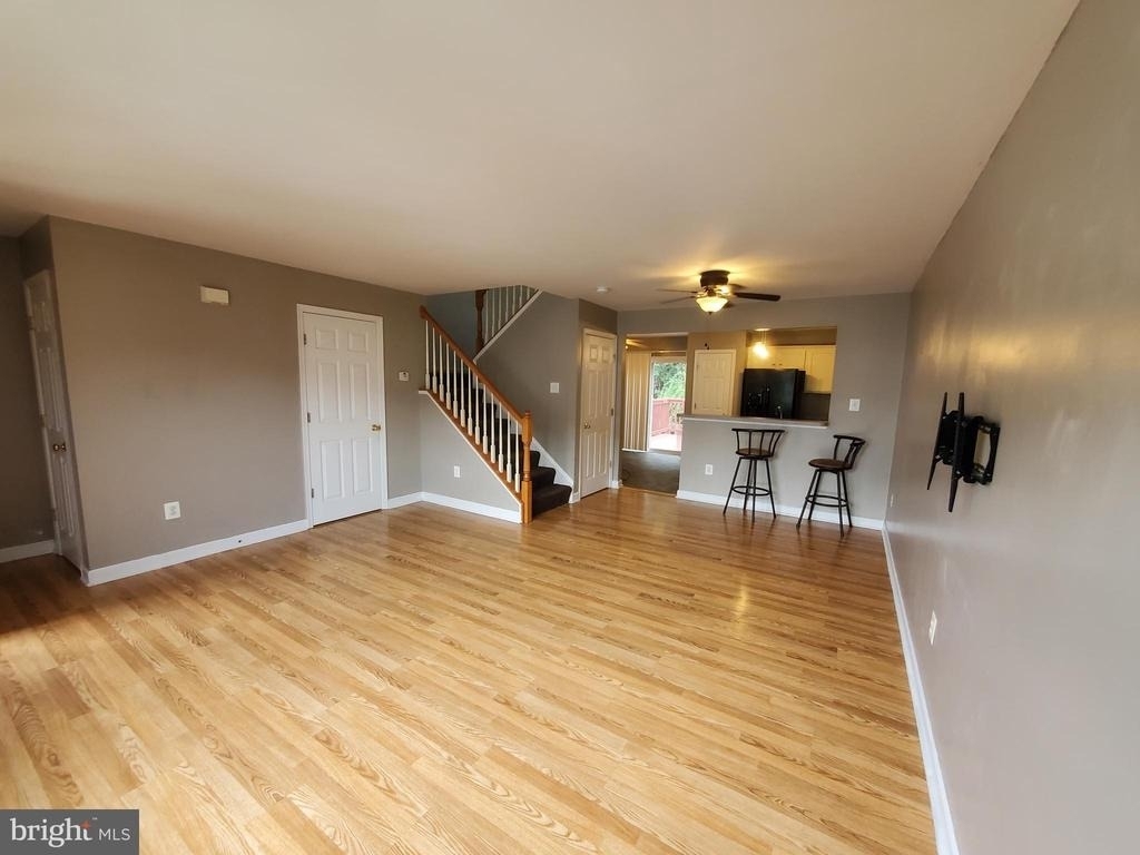 833 Gallows Court - Photo 15