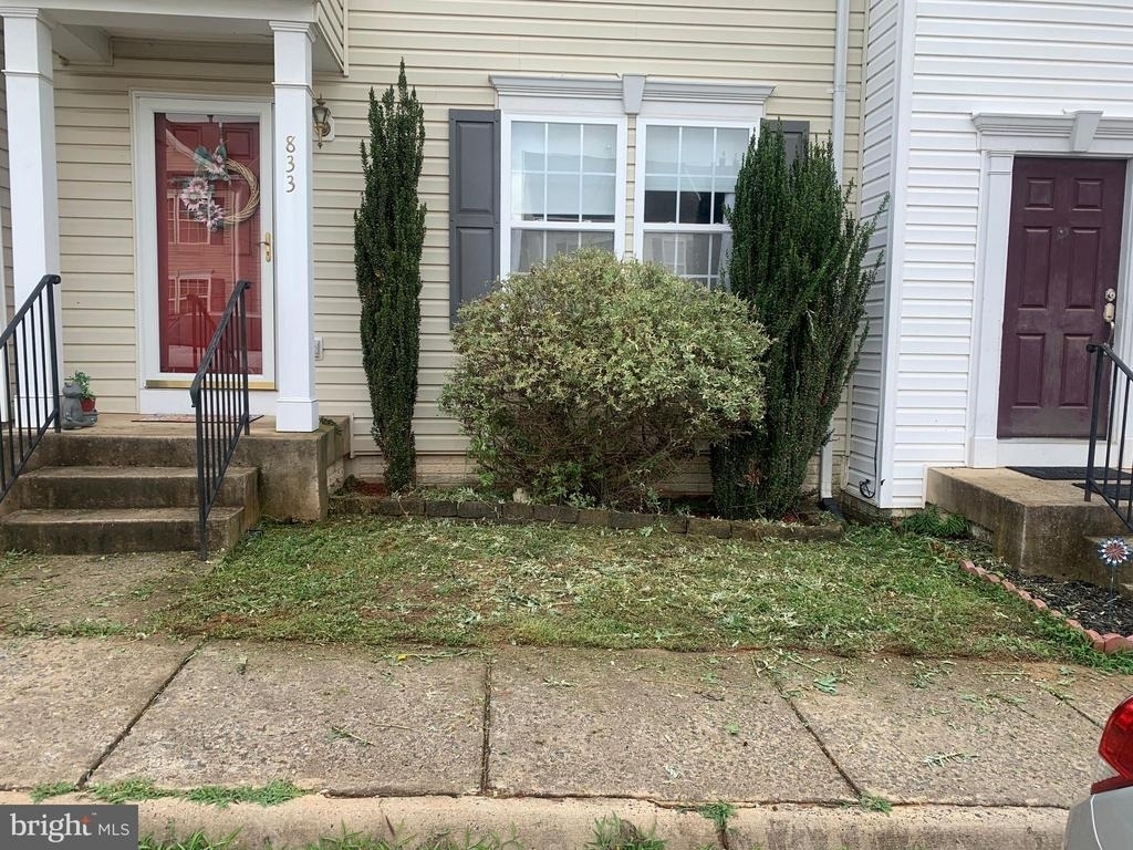 833 Gallows Court - Photo 0
