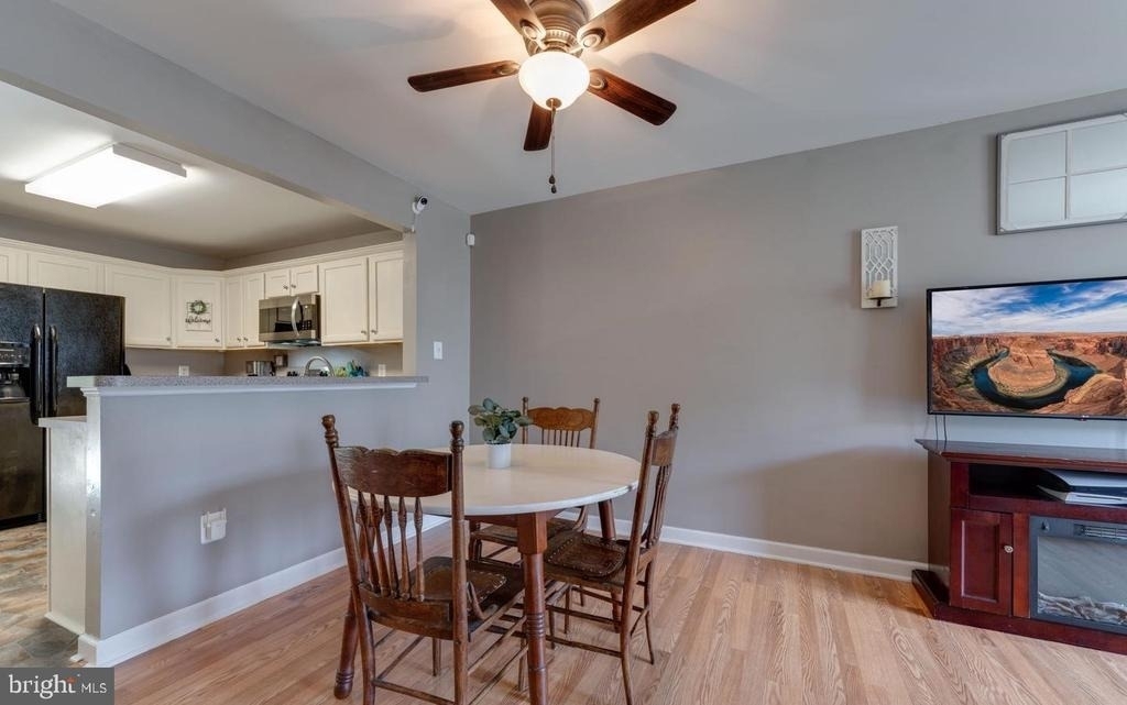 833 Gallows Court - Photo 4