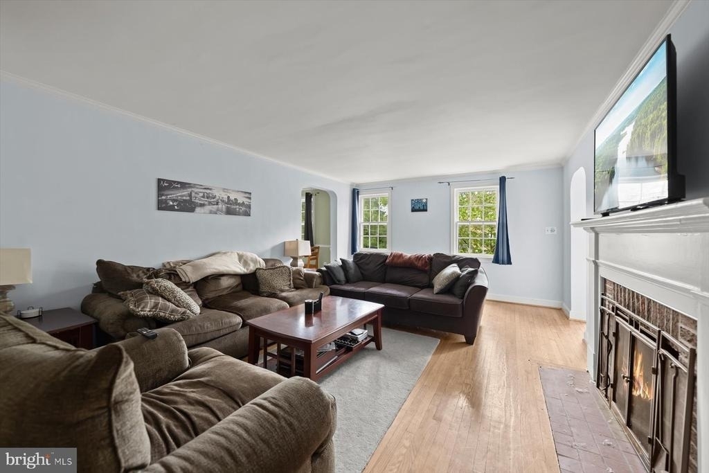 4812 7th Street N - Photo 3