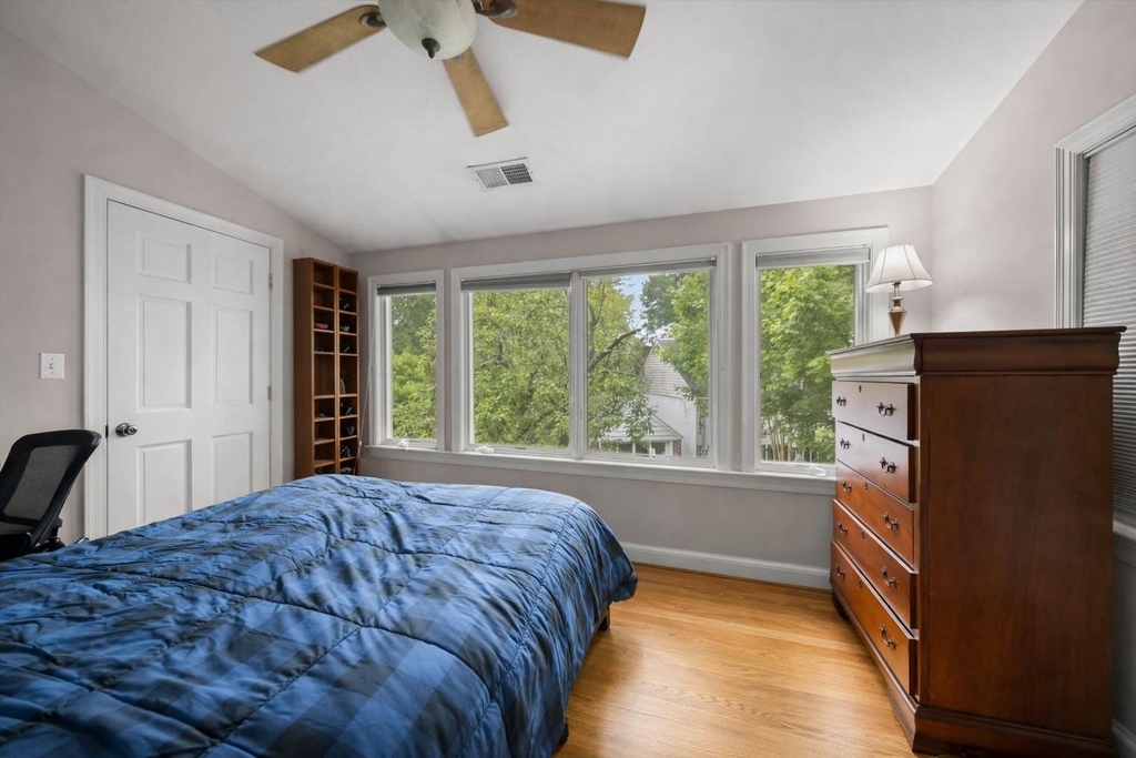 4812 7th Street N - Photo 13