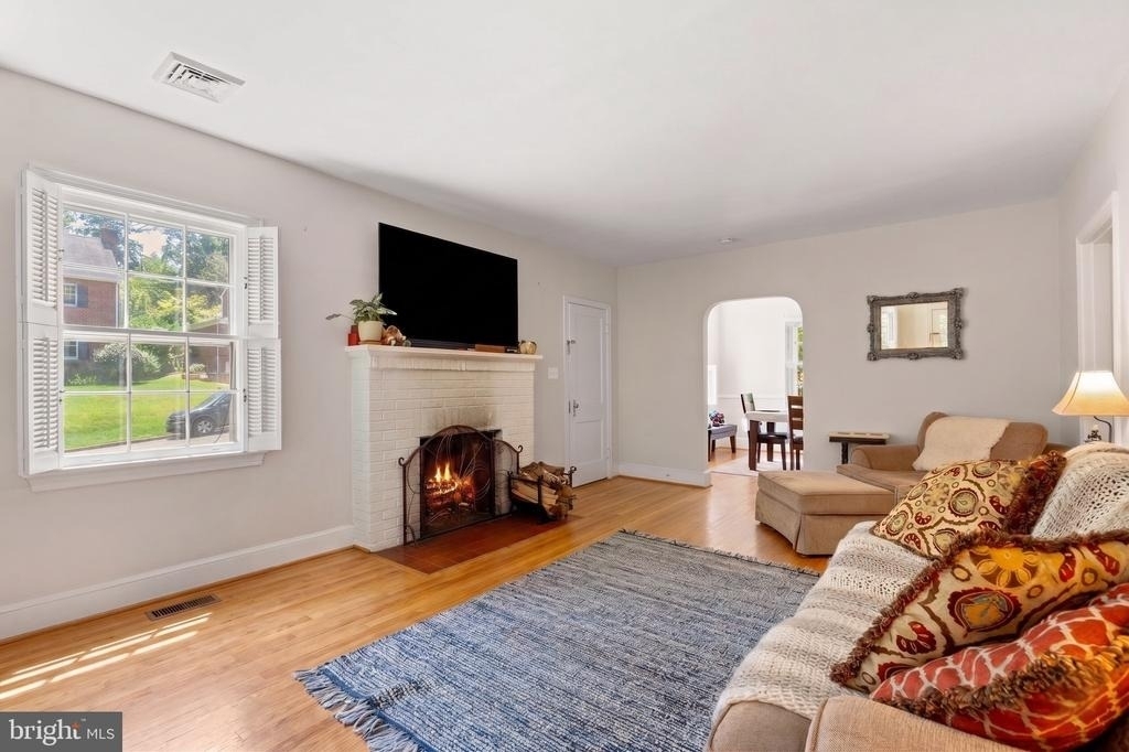 4501 18th Street N - Photo 6