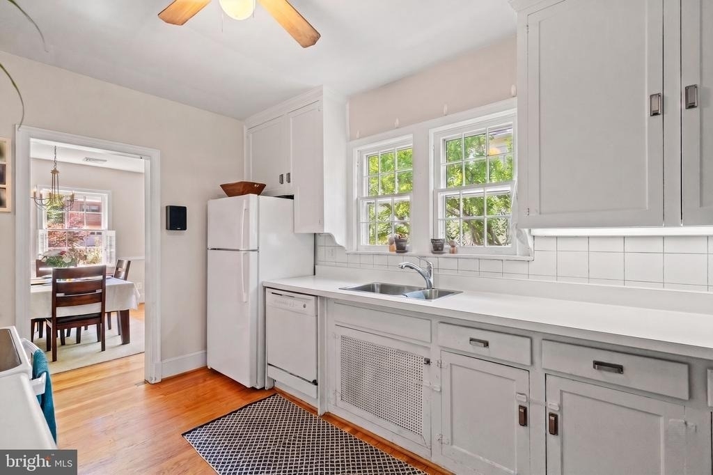 4501 18th Street N - Photo 9