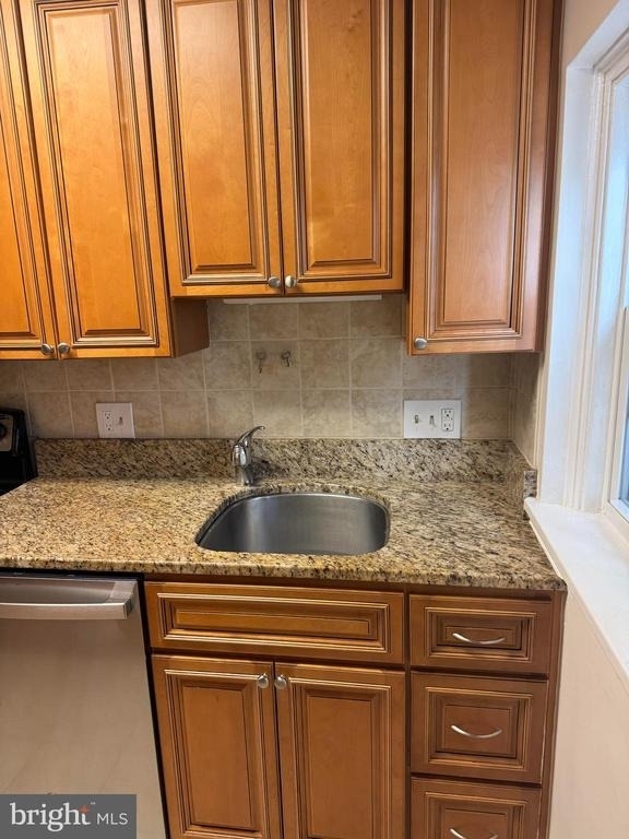 4715 29th Street S - Photo 7