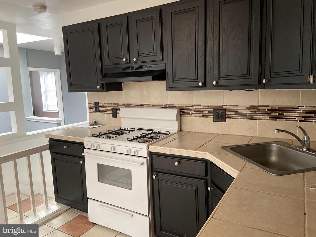 3711 Lancaster Avenue - Photo 3