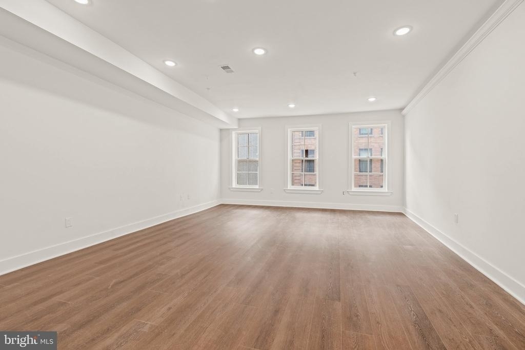 253 N 3rd Street - Photo 4