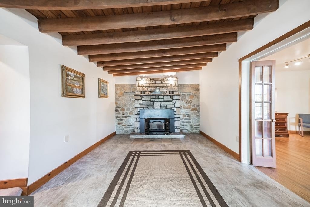 800 E Cathedral Road - Photo 3