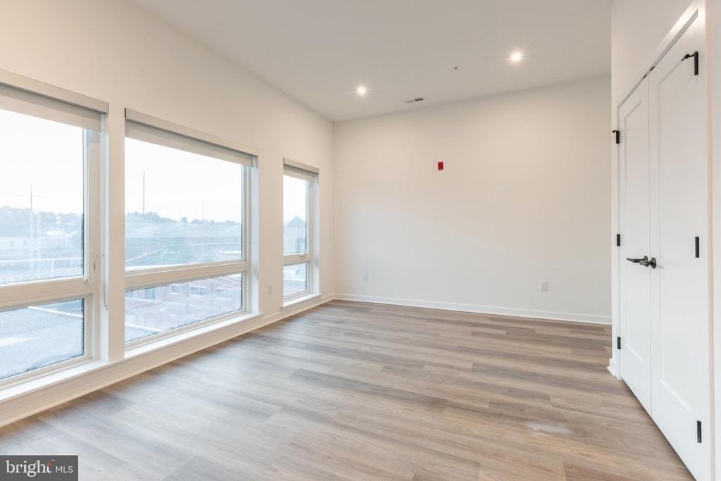 3120 W Jefferson Street - Photo 1