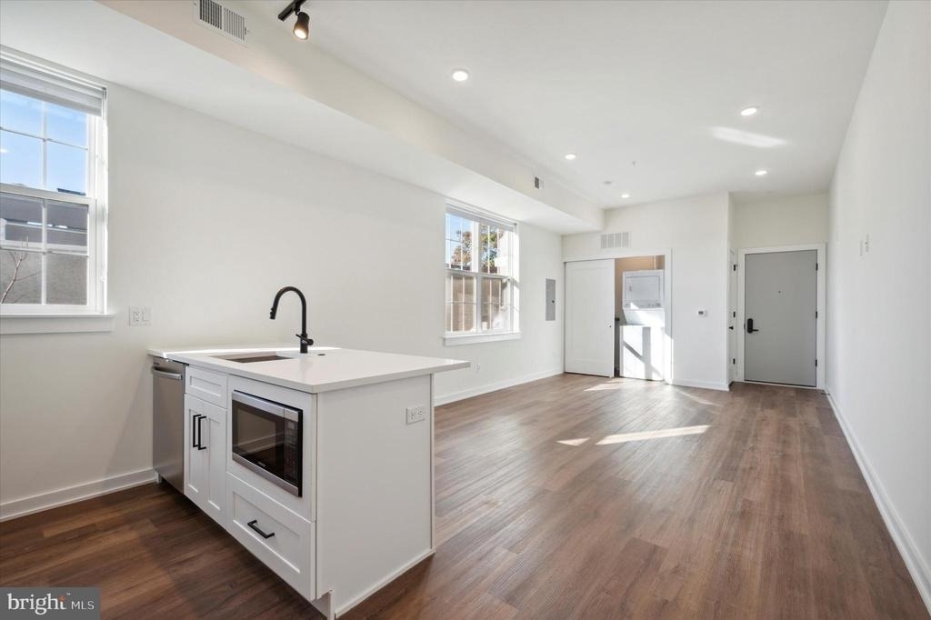 2513 N Howard Street - Photo 0