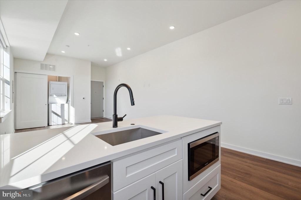 2513 N Howard Street - Photo 3