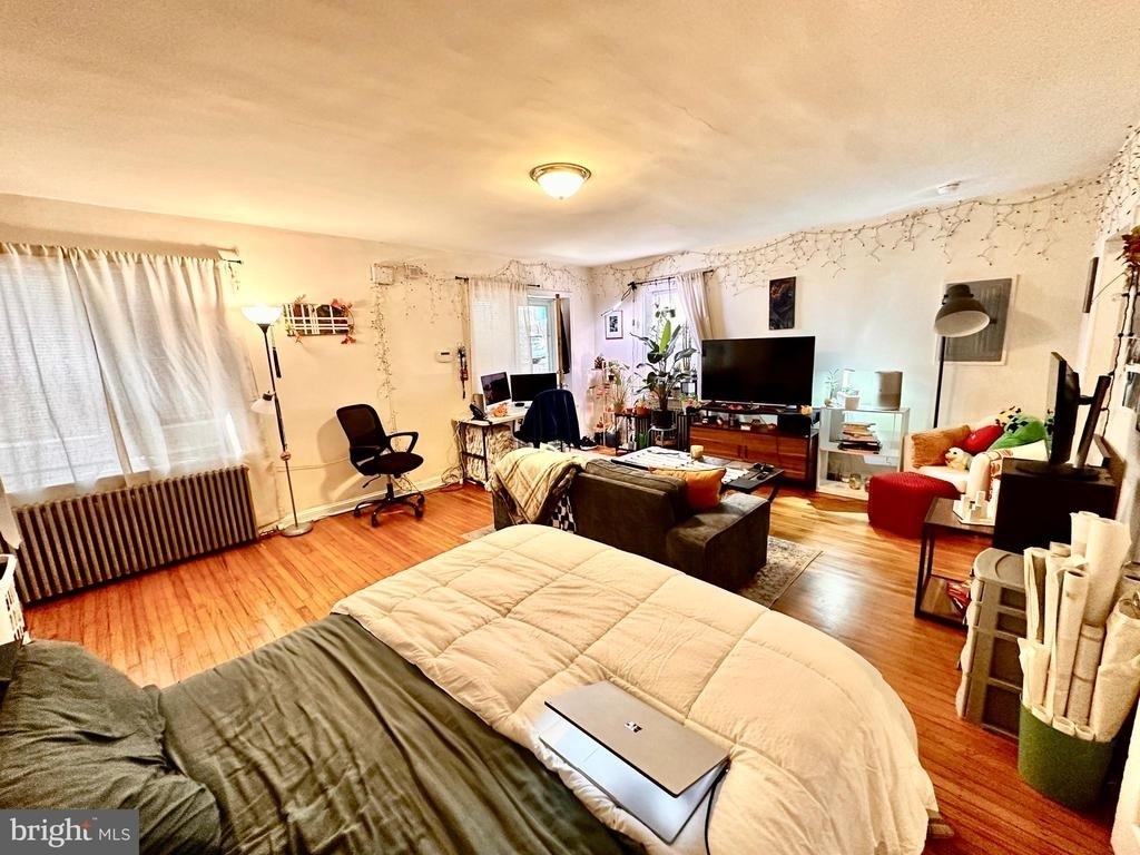 243 W Rittenhouse Street - Photo 3