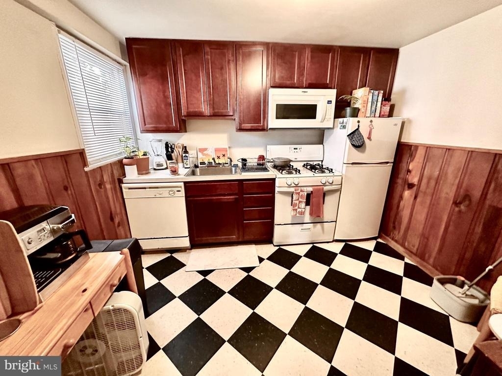 243 W Rittenhouse Street - Photo 4