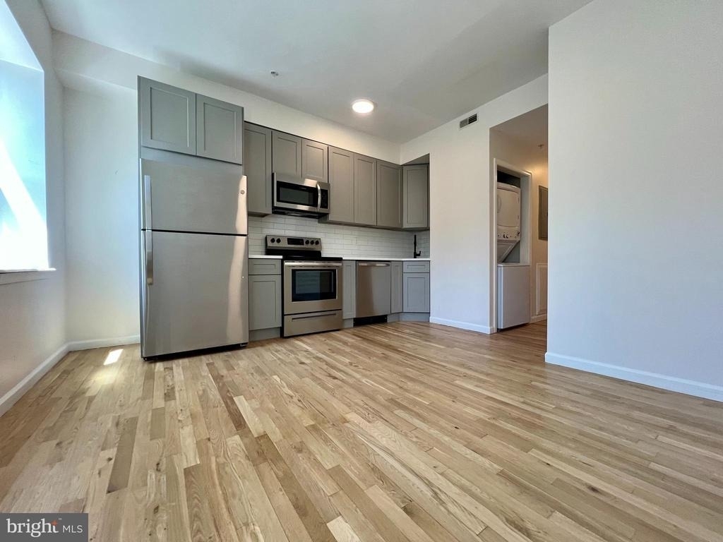 2131 W Master Street - Photo 3