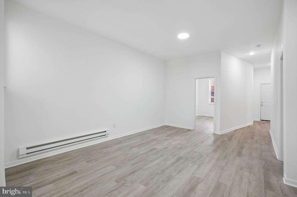 247 W Berkley Street - Photo 9