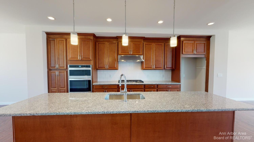 2704 S Spurway Drive - Photo 5