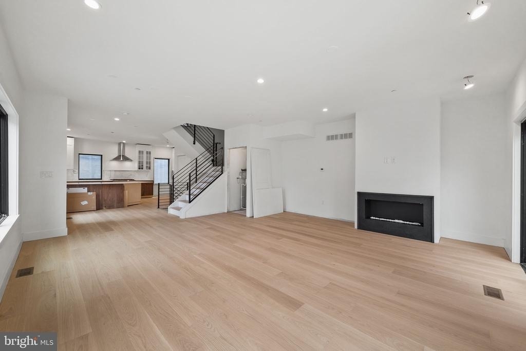 706 Latona Street - Photo 11