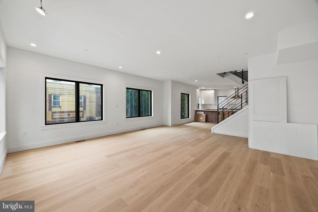 706 Latona Street - Photo 10