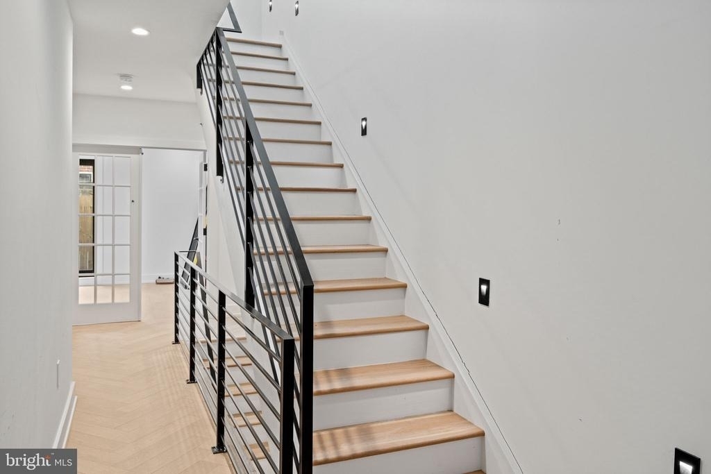 706 Latona Street - Photo 11
