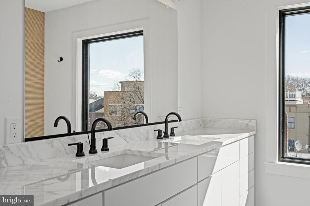 706 Latona Street - Photo 7