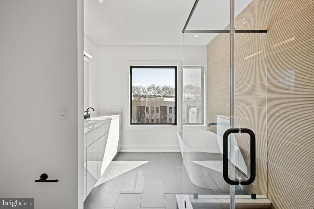 706 Latona Street - Photo 6