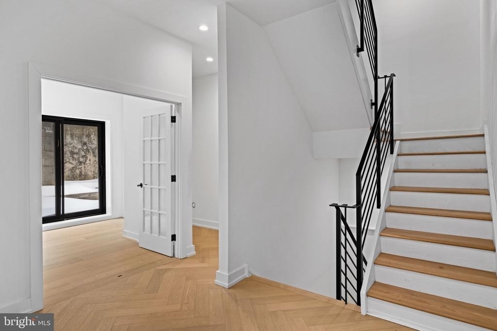 706 Latona Street - Photo 4
