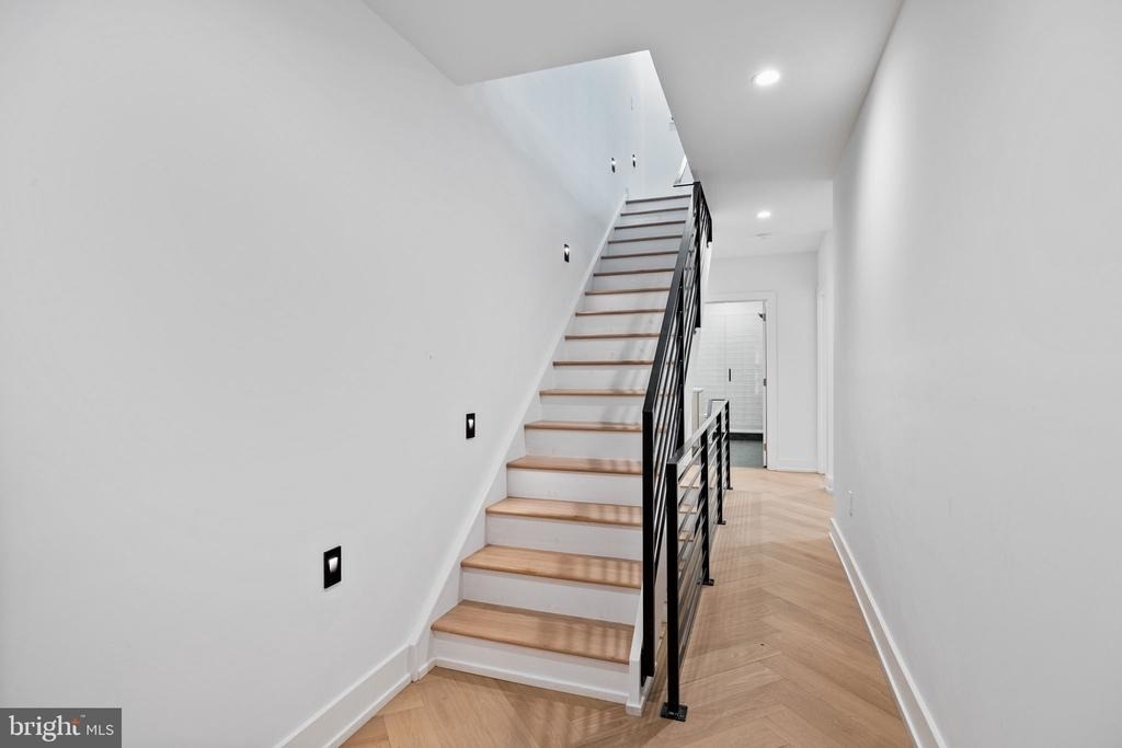 706 Latona Street - Photo 1