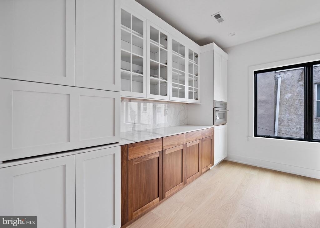 706 Latona Street - Photo 3