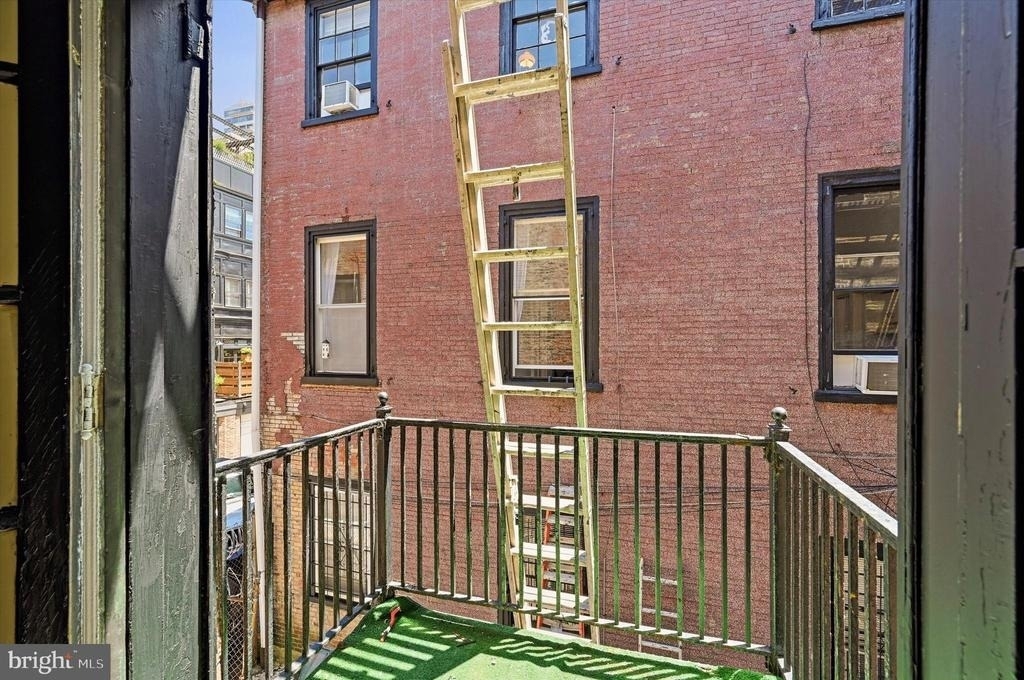 1817 Pine Street - Photo 12
